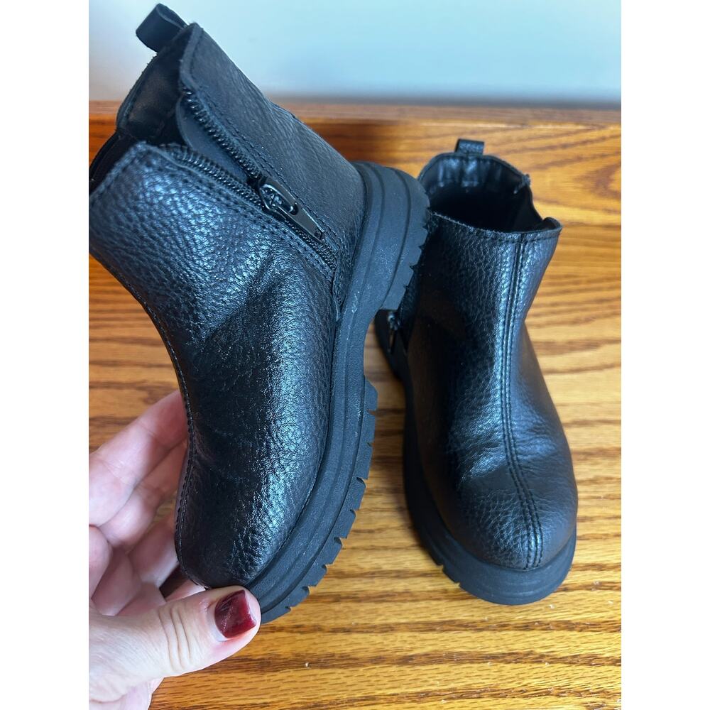 Oshkosh Toddler Size 8 Xandra Chelsea Boot Black Zipper Girl